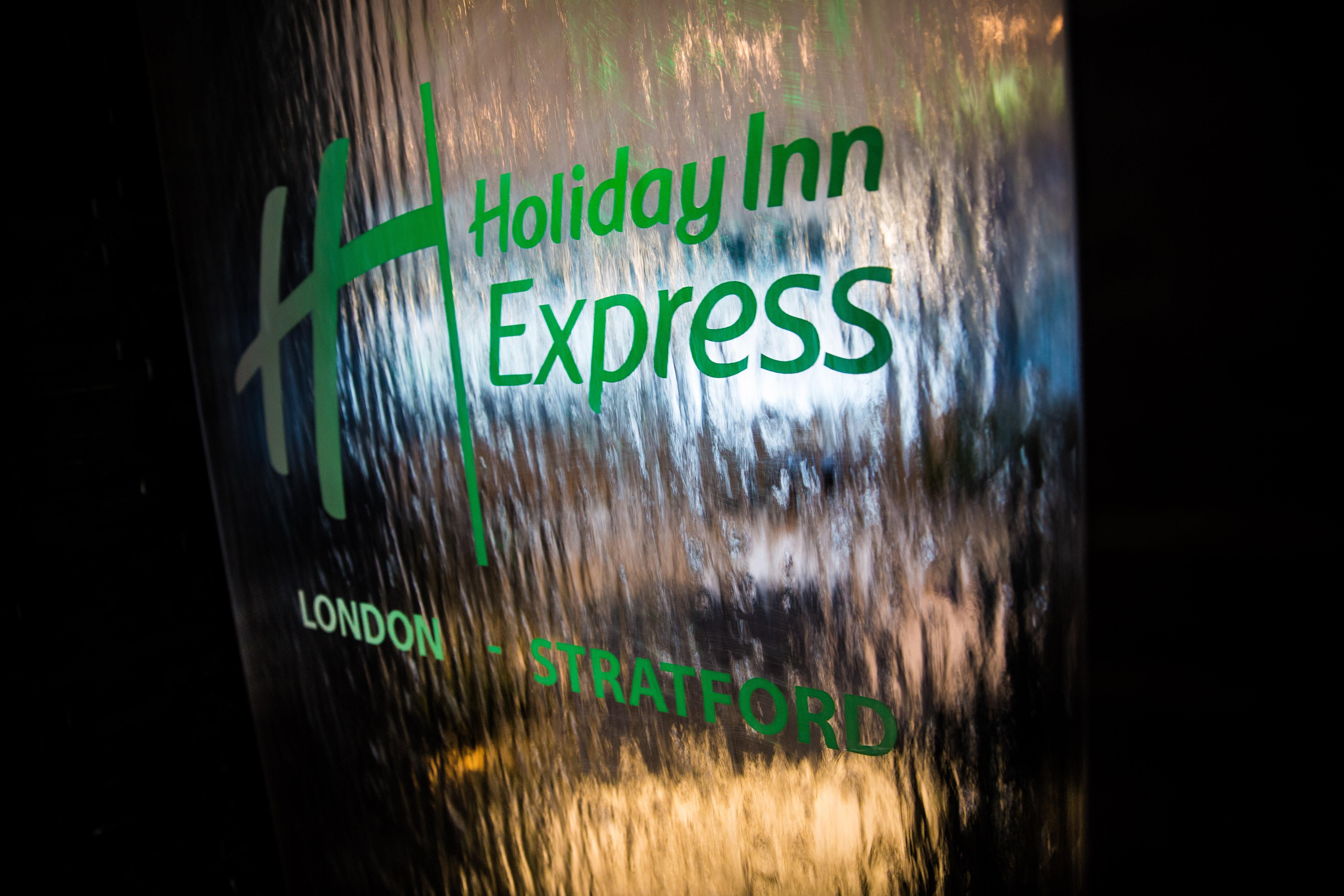 Holiday Inn Express London Stratford, An Ihg Hotel Экстерьер фото